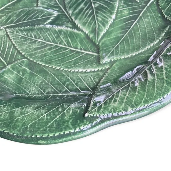 VIETRI FOGLIA LEONARDO MAJOLICA Green Leaf Plate - Picture 6 of 9